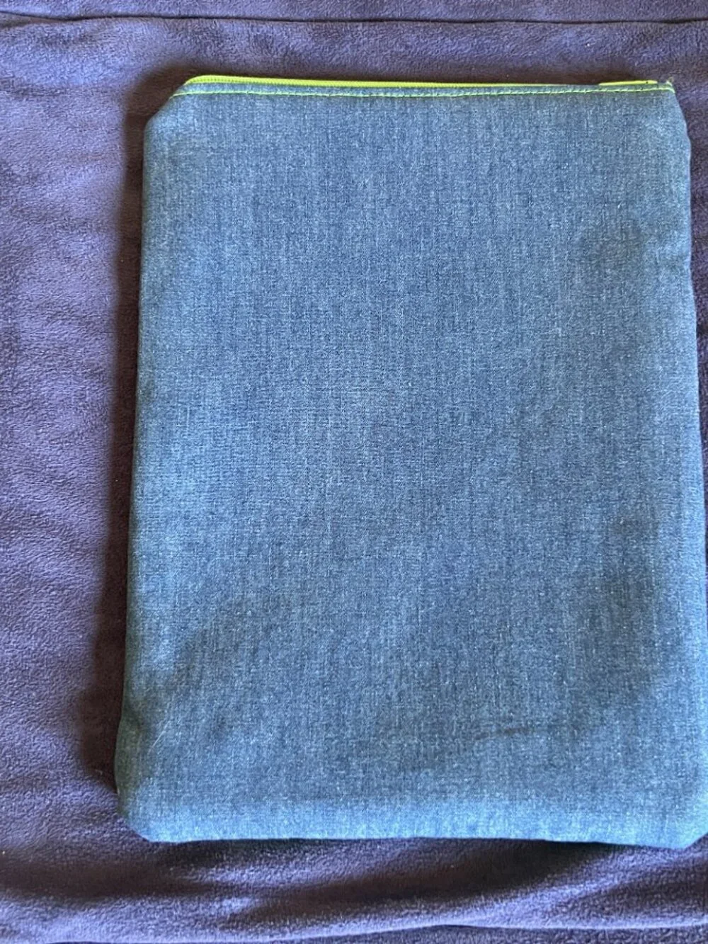 NWOT Small Padded Book Sleeve with Front Pocket: Denim eReader Zipper Pouch